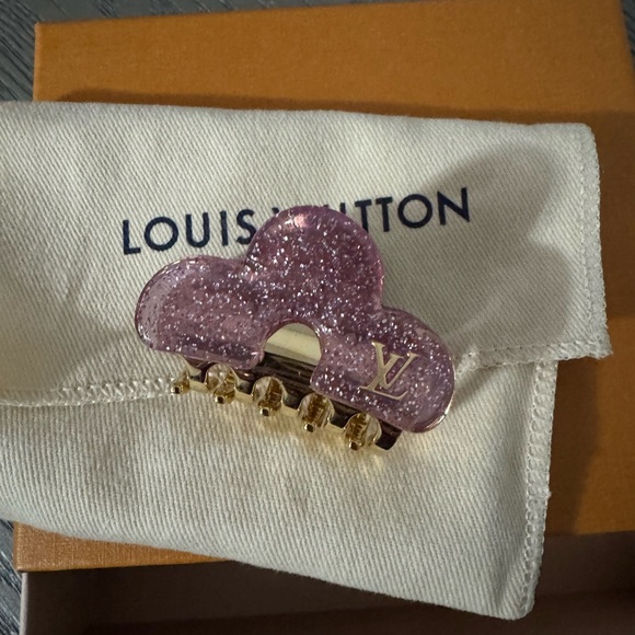 Louis Vuitton Hair Clip - Picture 1 of 5